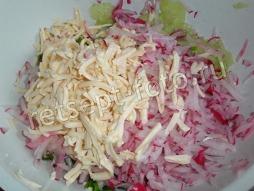 ПП салат из редиса с яйцом и со сметаной