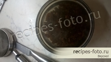 Пасхальный кулич на топленом молоке с изюмом