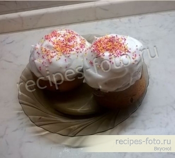 Пасхальный кулич на топленом молоке с изюмом