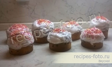 Пасхальный кулич на топленом молоке с изюмом
