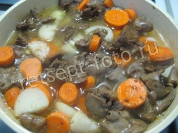 Паштет из куриной печени с морковью, луком и маслом