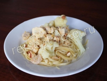 Паста с курицей и цветной капустой