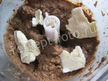 Печеночный рулет с маслом