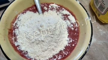 Печеночный торт из куриной печени с морковью, луком и помидором