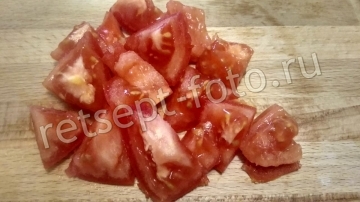 Печеночный торт из куриной печени с морковью, луком и помидором