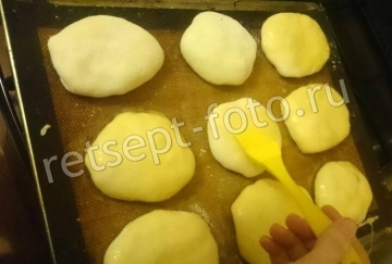 Печеные пирожки с курицей без дрожжей