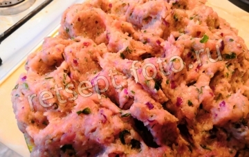 Пельмени из свинины и курицы с зеленью. Тесто на желтках