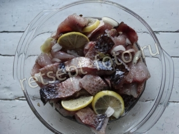 Пеленгас маринованный кусочками