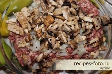 Перец фаршированный мясом и грибами запеченный в духовке