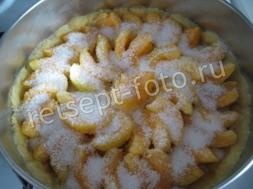 Песочный пирог с абрикосами и желе