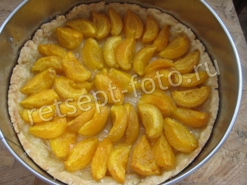 Песочный пирог с абрикосами и желе