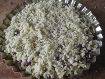Песочный пирог с клюквой