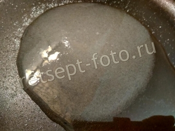 Песочный пирог с красной смородиной и крыжовником