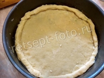 Песочный пирог с красной смородиной и крыжовником