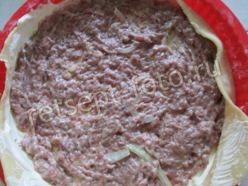 Песочный пирог с мясом и овощами