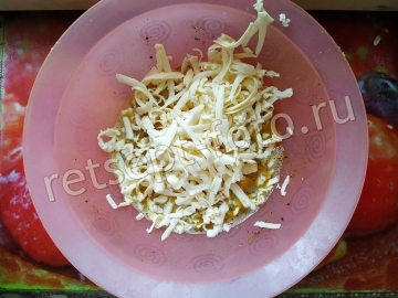 Песочный пирог с плавленым сыром и луком