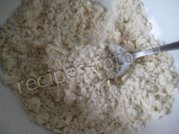 Песочный пирог с творогом и зеленью