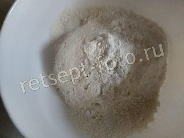 Песочный пирог со сметанной заливкой и ягодами