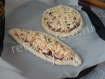Пиде с фаршем, грибам и сыром