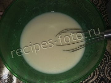 Пирог с черникой и сметанной заливкой