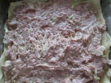 Пирог с фаршем, сыром и болгарским перцем на кефире