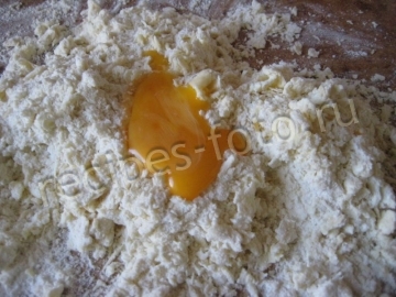 Пирог с грушами и карамелью