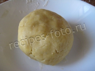 Пирог с грушами и карамелью