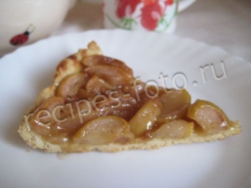 Пирог с грушами и карамелью