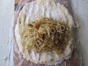 Пирог с капустой из картофельного теста