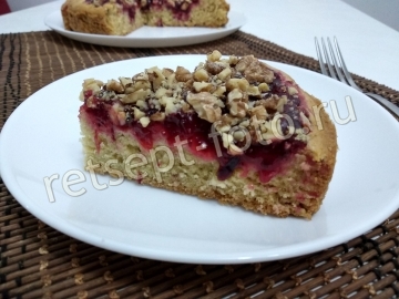 Пирог с клюквой и орехами