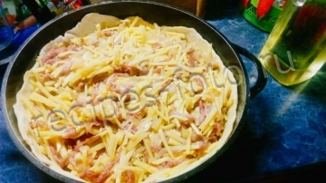 Пирог с мясом и картошкой в духовке