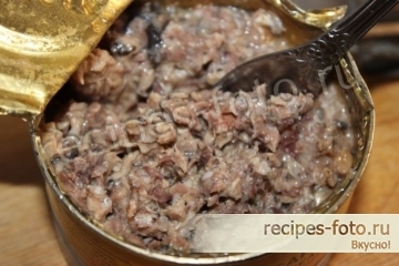 Пирог с рыбой и рисом из слоеного теста