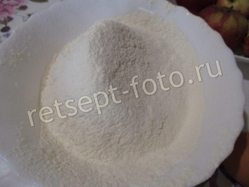 Пирог с заварным кремом и фруктами