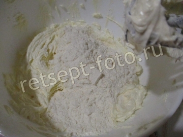 Пирог с заварным кремом и фруктами