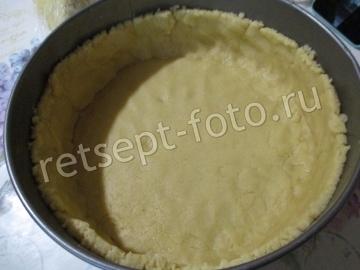 Пирог с заварным кремом и фруктами