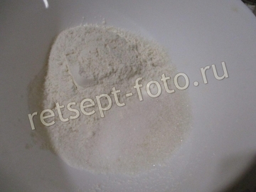 Пирог с заварным кремом и фруктами