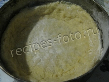 Пирог со сливами и заливкой