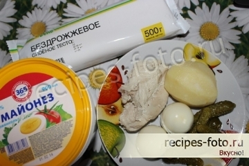 Пироги из слоеного теста с мясом и картошкой