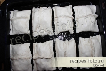 Пироги из слоеного теста с мясом и картошкой