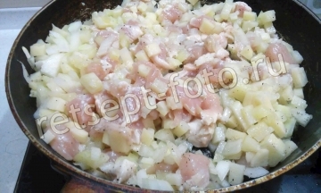 Пирожки из лаваша с курицей и картошкой в духовке
