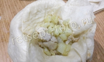 Пирожки из лаваша с курицей и картошкой в духовке