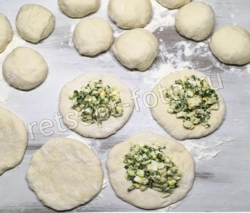 Пирожки с яйцом и луком в духовке