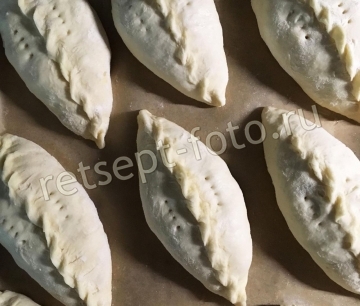 Пирожки с яйцом и луком в духовке