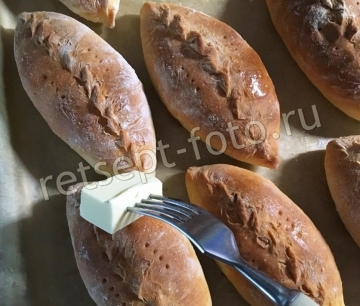 Пирожки с яйцом и луком в духовке