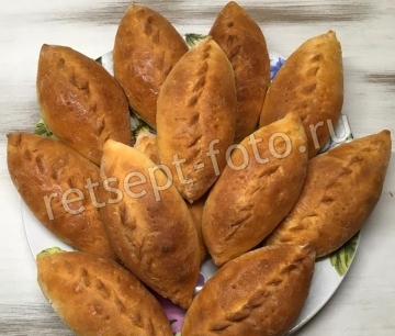 Пирожки с яйцом и луком в духовке