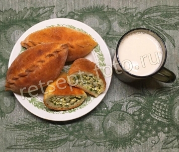 Пирожки с яйцом и луком в духовке
