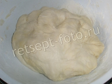 Пирожки с колбасой и сыром в духовке
