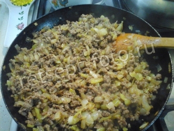 Пицца с фаршем и грибами