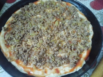 Пицца с фаршем и грибами