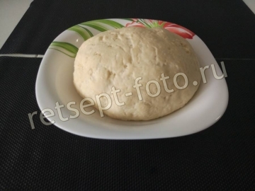 Пицца с яйцом и колбасой